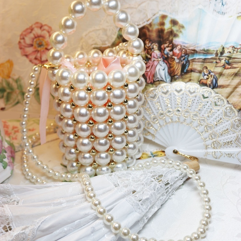 Host Pick! ๐ Gorgeous Pearl Bucket Mini Tote Haute Couture Handbag - Picture 2 of 16